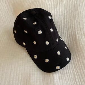 Wild Fable Black Daisy Cap
